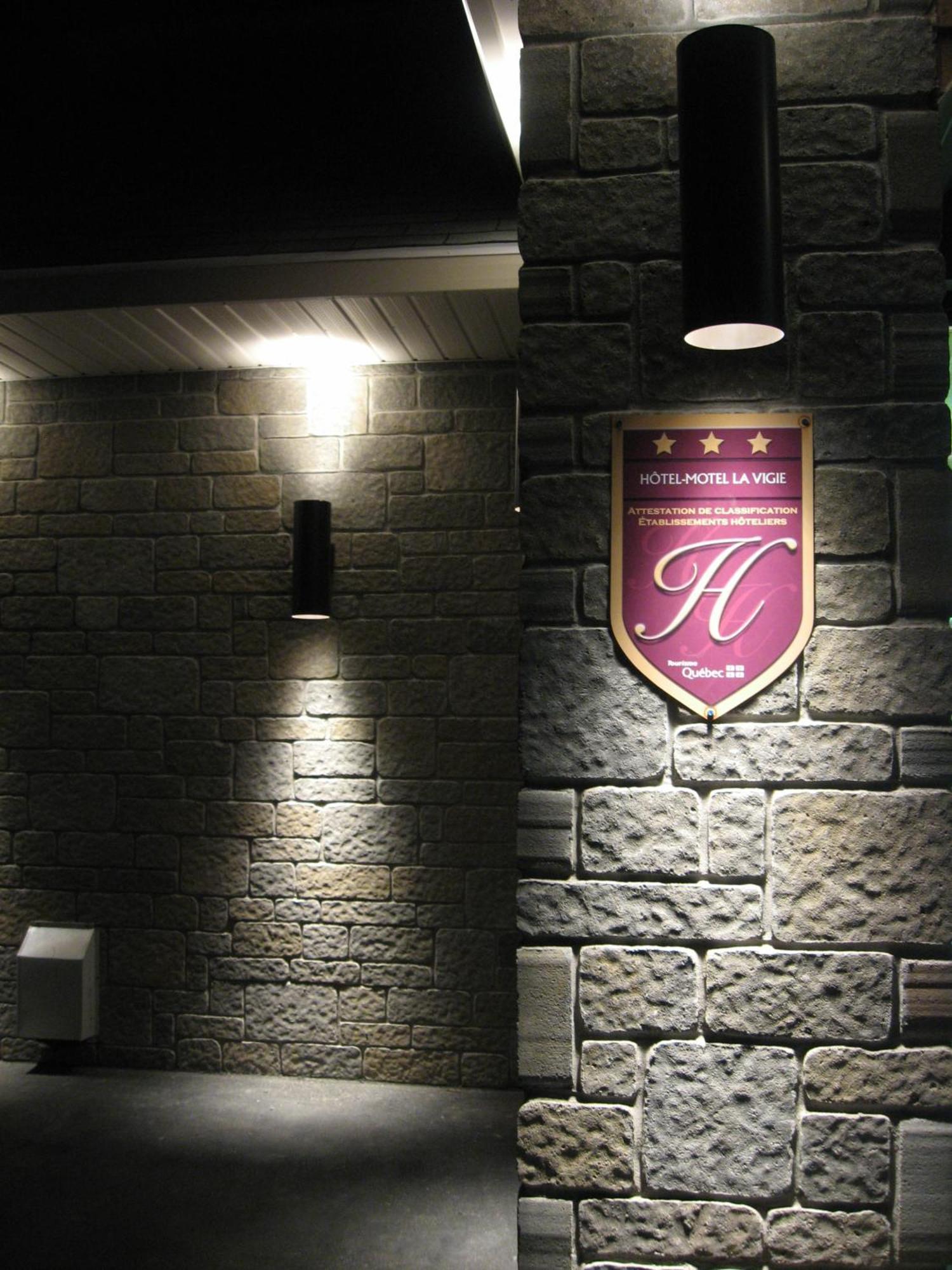 Hotel Motel La Vigie Matane Exterior photo