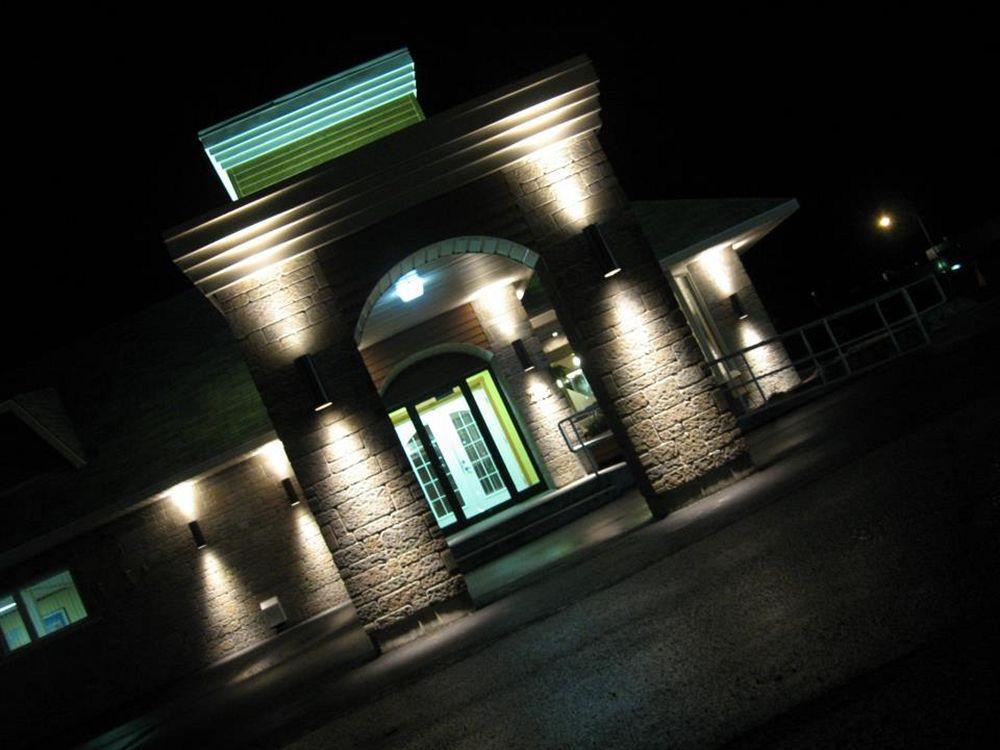 Hotel Motel La Vigie Matane Exterior photo